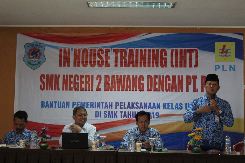 In House Training SMKN 2 Bawang dengan PT.PLN