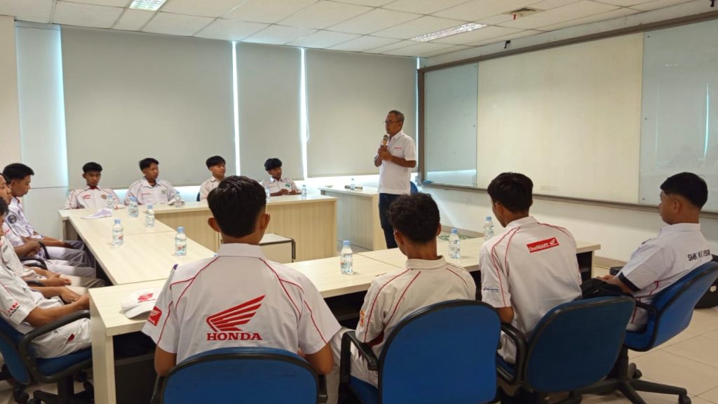 Roadmap Kelas Industri 2026-2028: Transformasi Menyeluruh SMK Negeri 2 Bawang