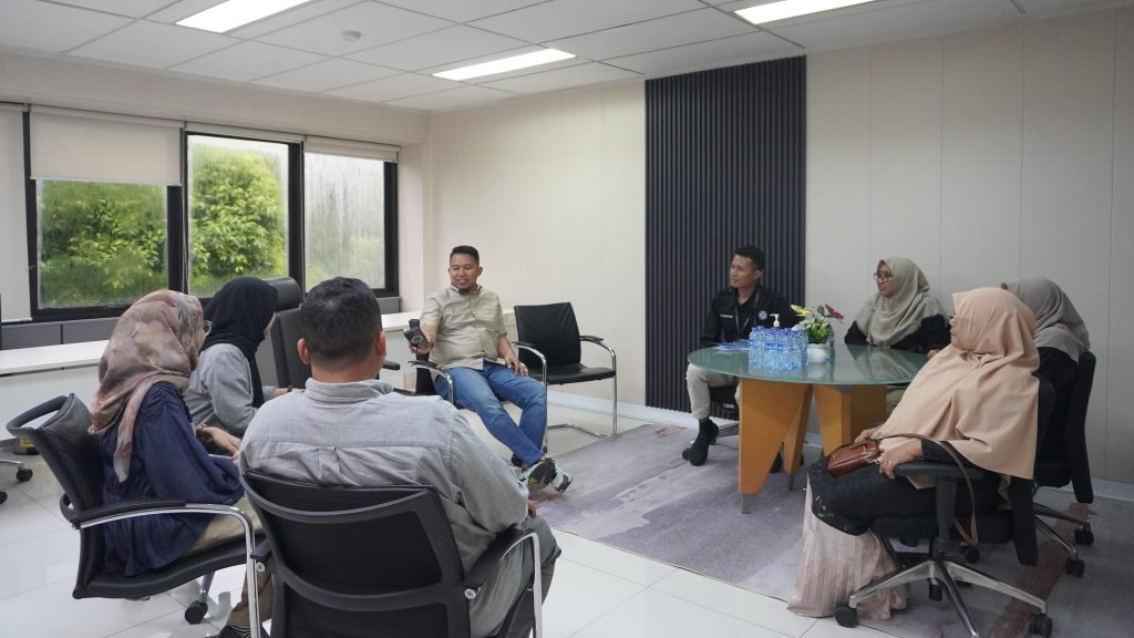 SMK Negeri 2 Bawang Jalin Sinergi dengan Industri Melalui Kunjungan Strategis Humas